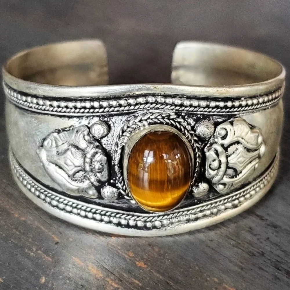 Tibetan Tiger's Eye Bracelet - Picture 3 of 3